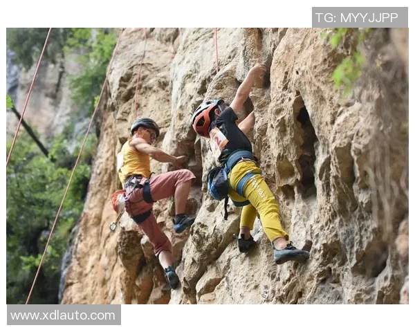 成都攀岩队在全国攀岩比赛经验排行榜中荣获第三名的辉煌成就